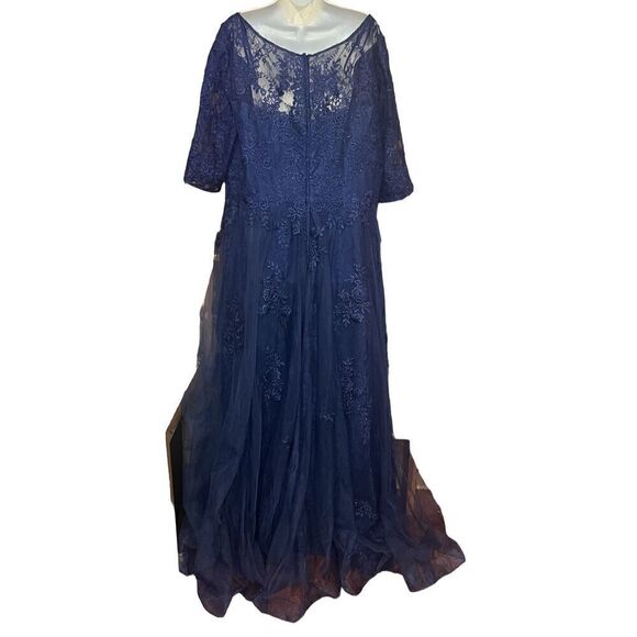 La Femme Floral Lace & Tulle Gown in Navy NWT Size 16 - Picture 4 of 7